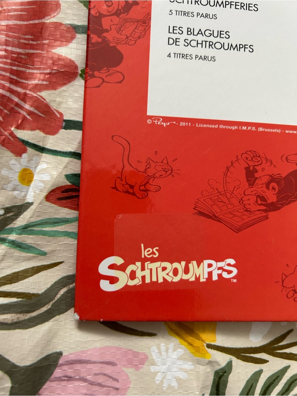 L'Univers des Schtroumpfs Hard Cover French Comic Book - Picture 6 of 14